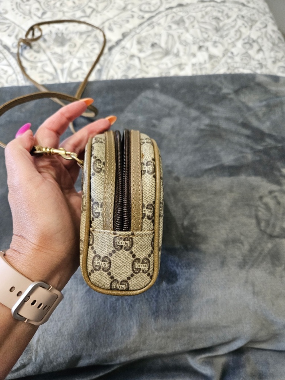 Vintage Gucci Plus shoulder bag/ crossbody - Picture 5 of 7